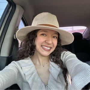 Meet your Posher, Kenia